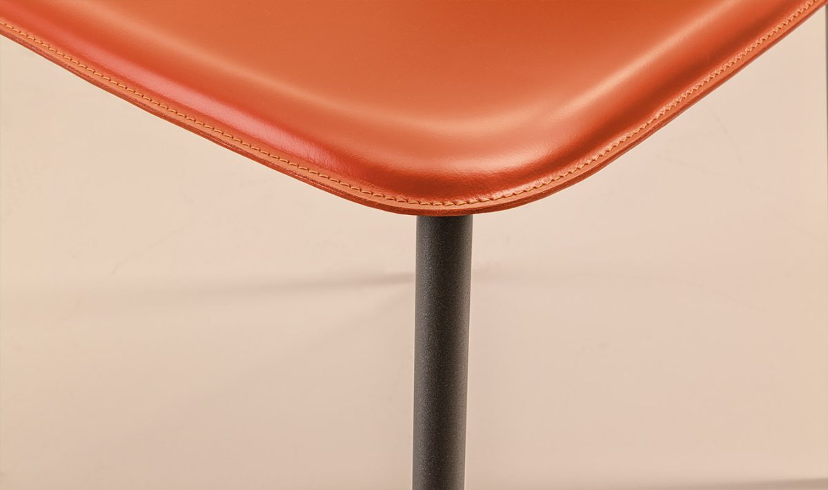 Sedia-ely-airnova-arredamento-design-leather-furnishing-01