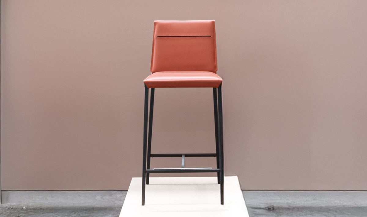 Sgabello-lolasS-airnova-arredamento-design-leather-furnishing-04