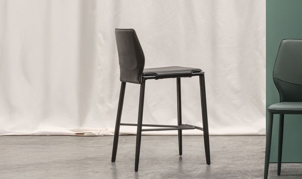 Sgabello-wind-airnova-arredamento-design-leather-furnishing-01