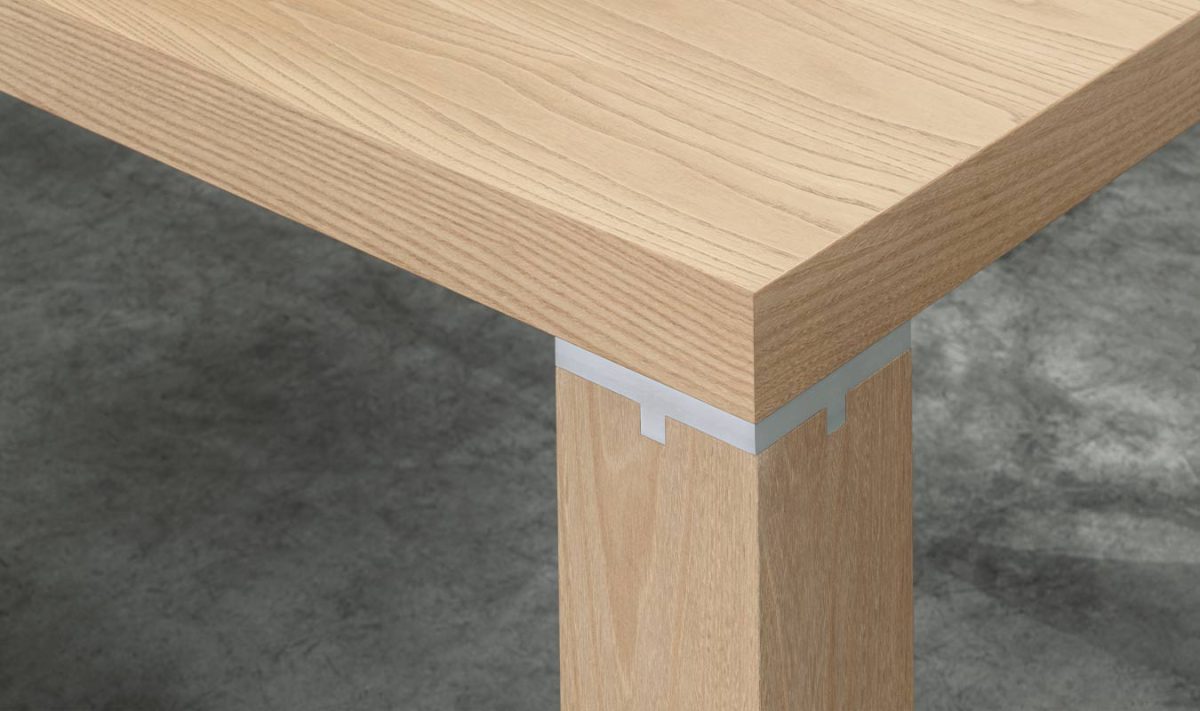 Tavolo-carlomagno-airnova-arredamento-design-leather-furnishing-01