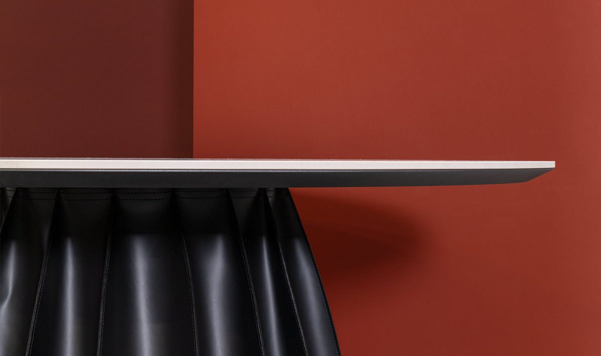 Tavolo-marylin-airnova-arredamento-design-leather-furnishing-03